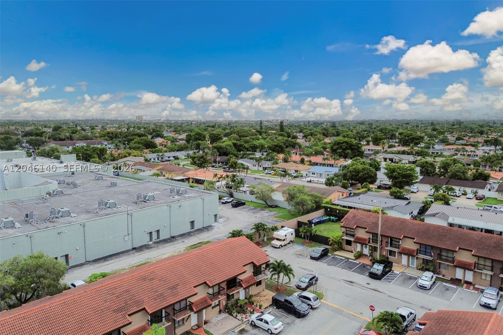 VILLAS UNIVERSITY SQUARE - Residential