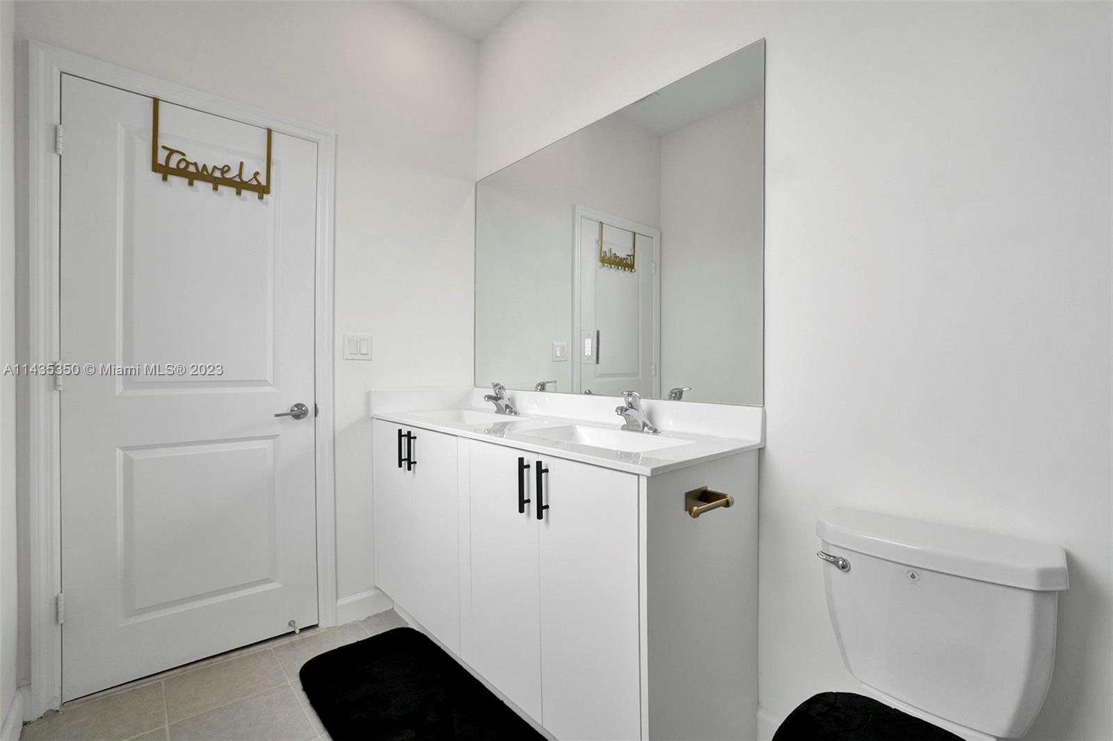 VISTA LAGO - Residential
