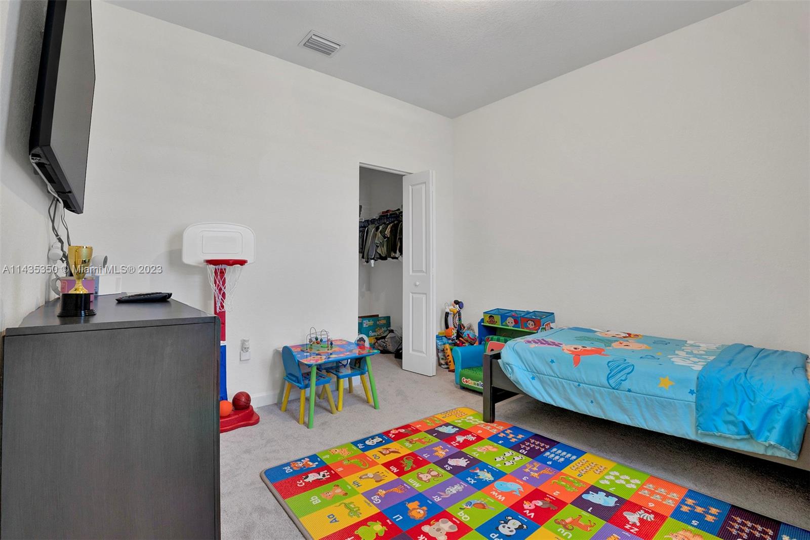 VISTA LAGO - Residential
