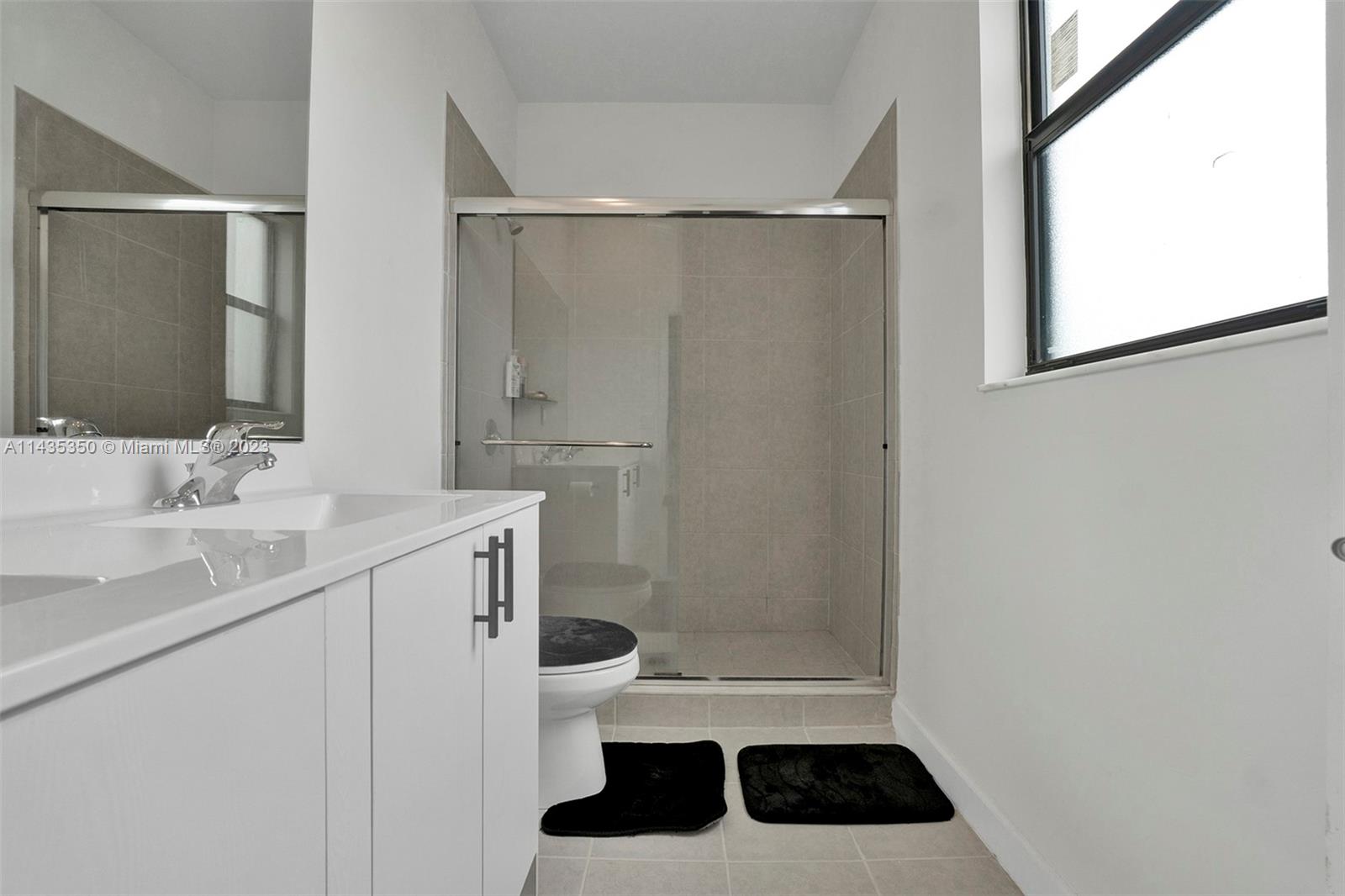 VISTA LAGO - Residential