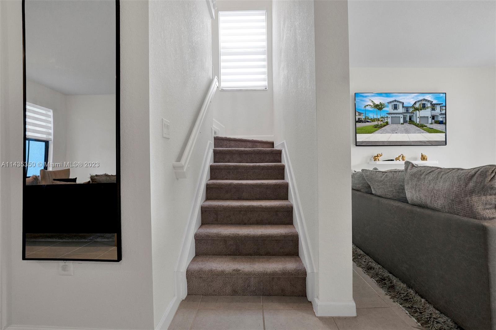 VISTA LAGO - Residential