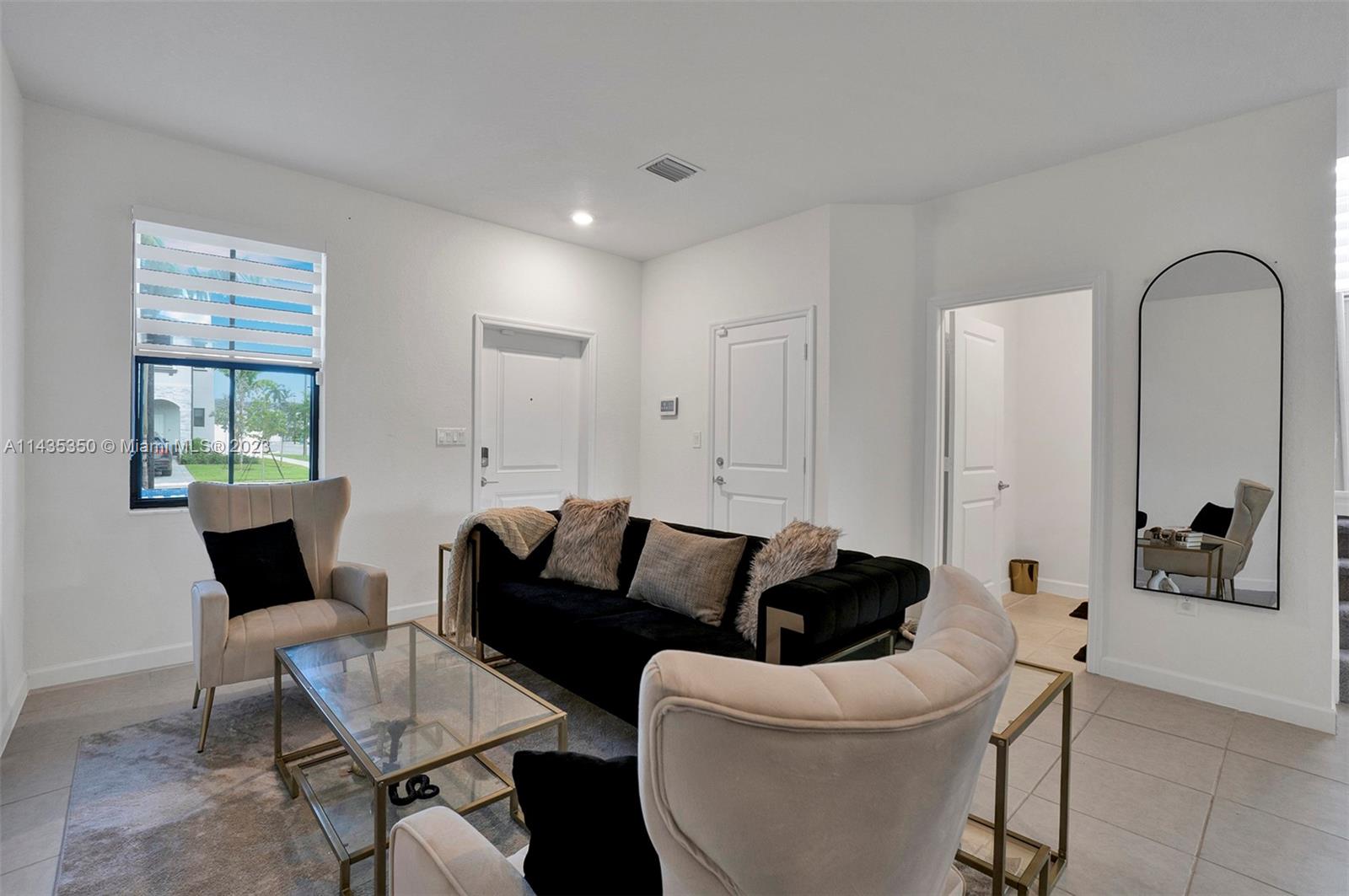 VISTA LAGO - Residential