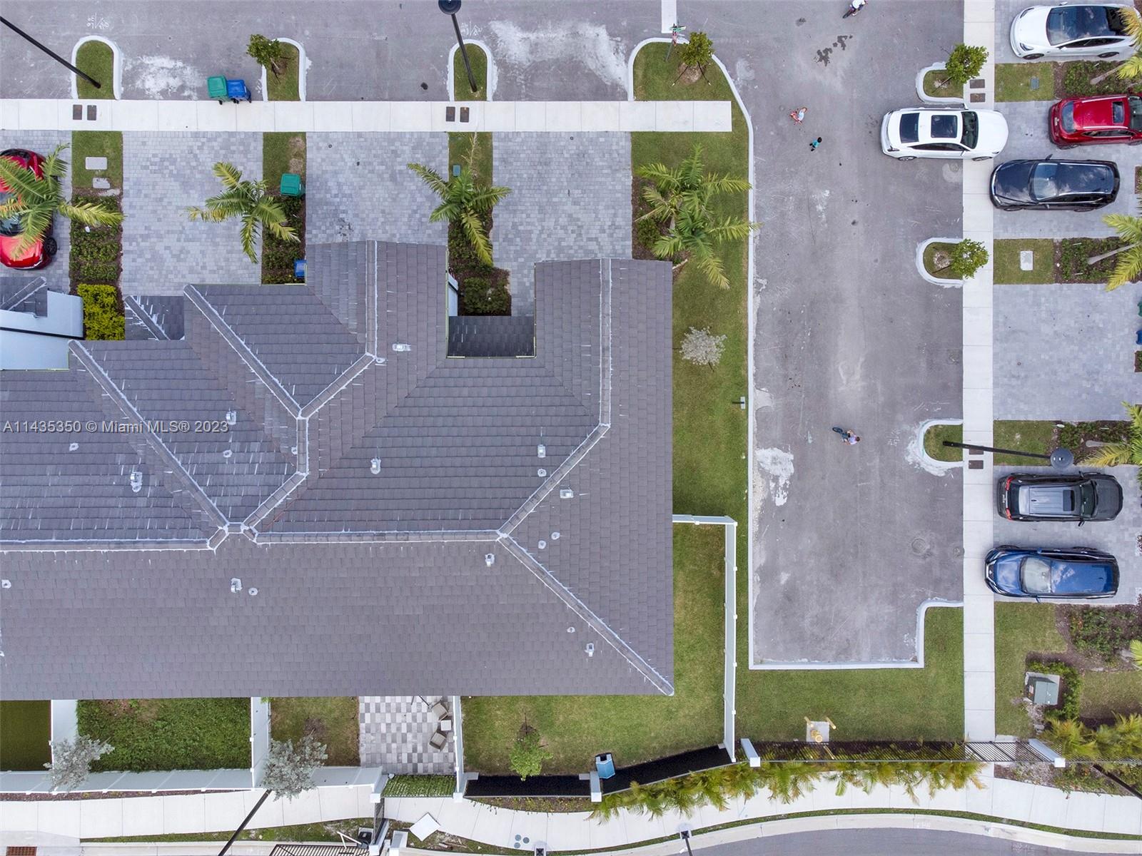 VISTA LAGO - Residential