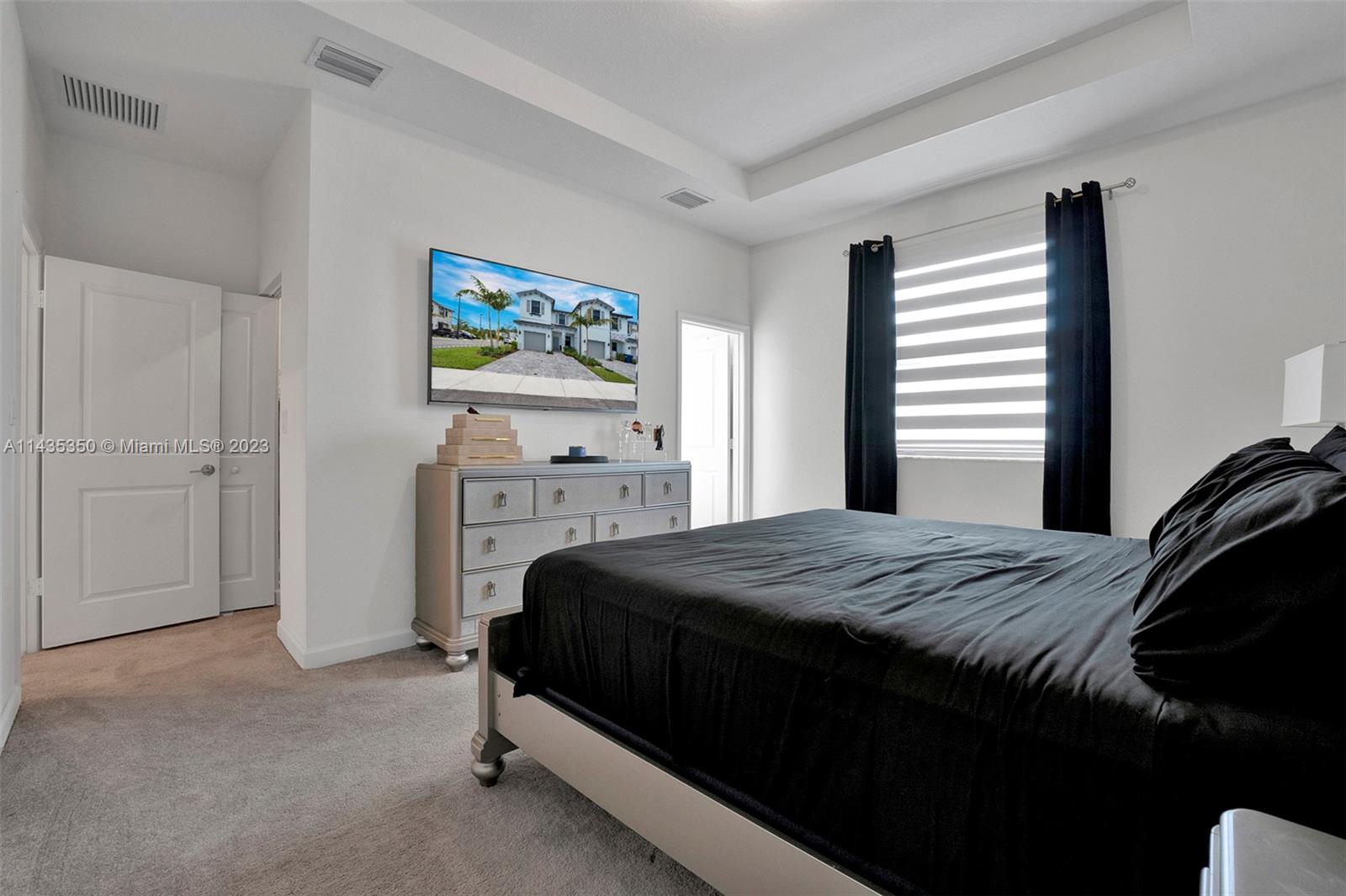 VISTA LAGO - Residential