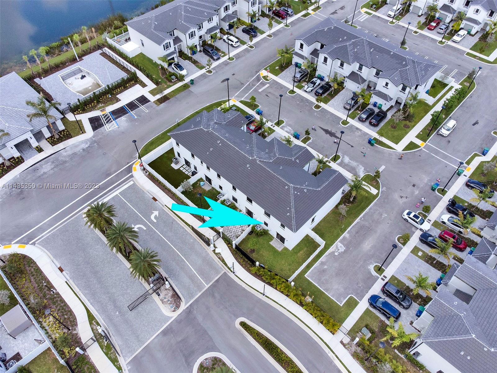 VISTA LAGO - Residential