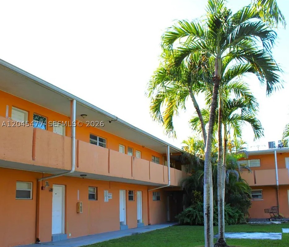 VILLAS AT CUTLER BAY COND - Residential