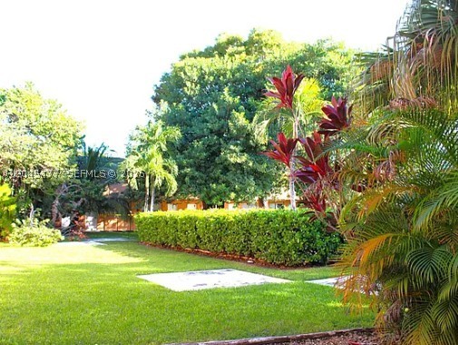 VILLAS AT CUTLER BAY COND - Residential