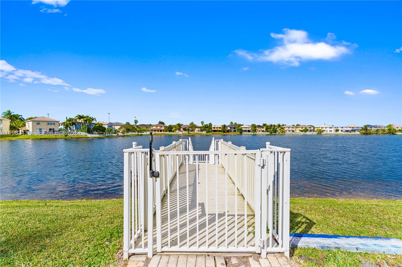SILVER SHORES - Residential
