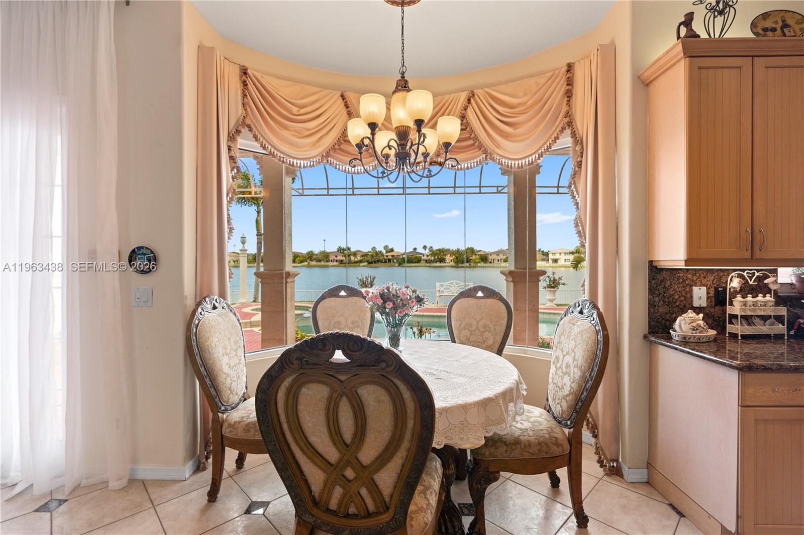 SILVER SHORES - Residential