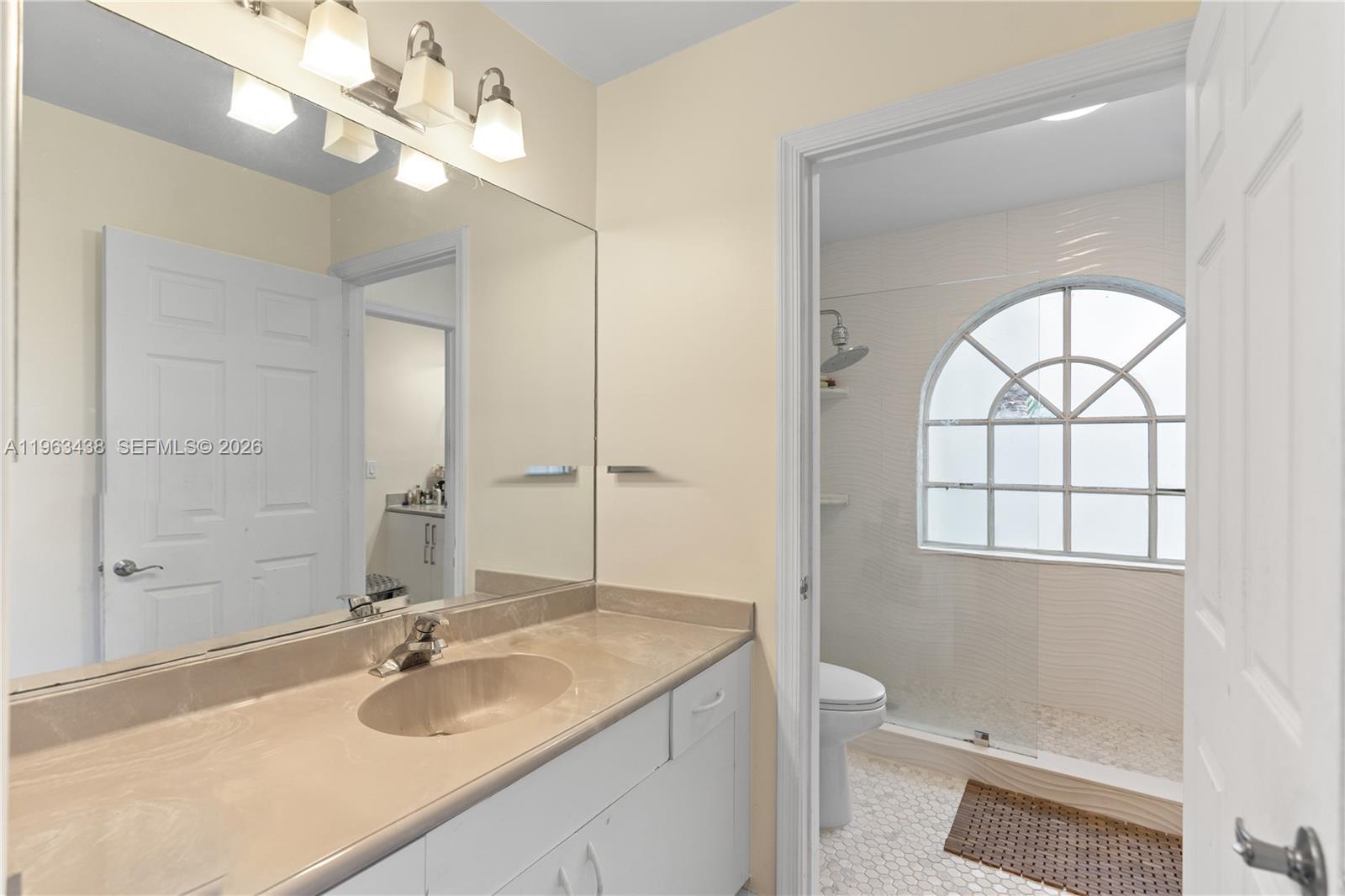 SILVER SHORES - Residential