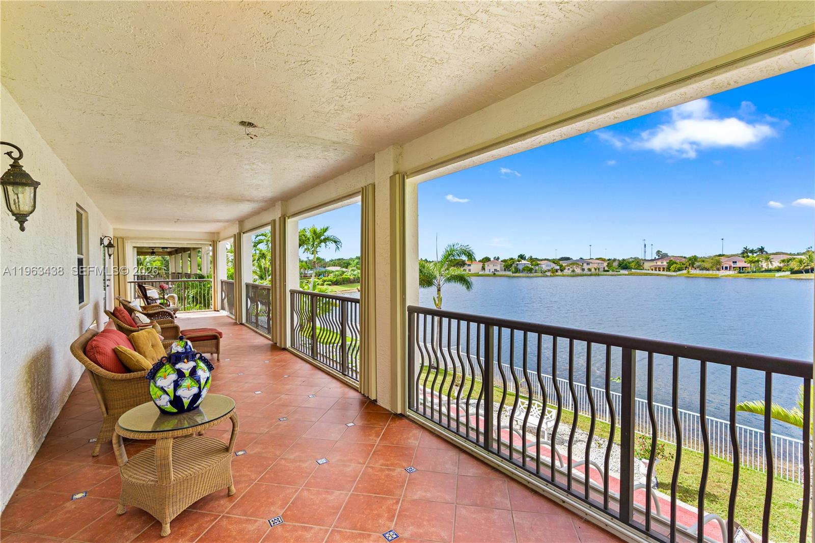 SILVER SHORES - Residential