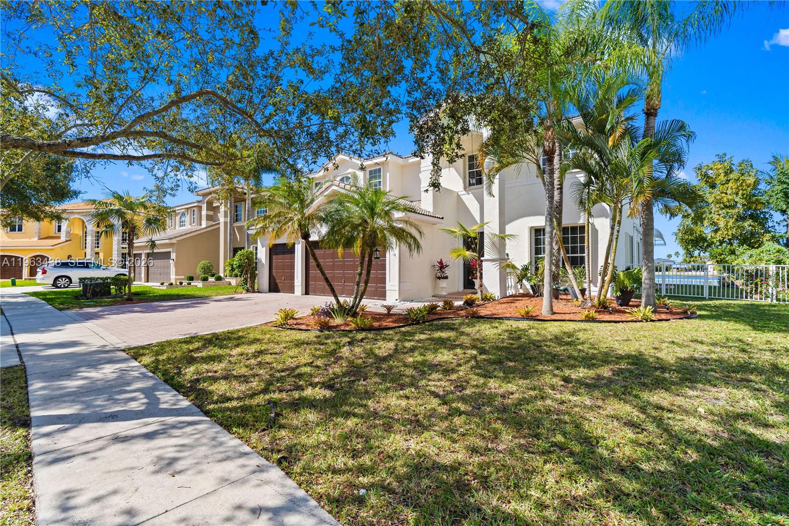 SILVER SHORES - Residential