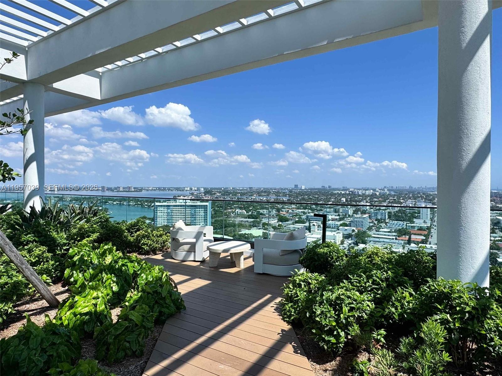 72 Park cond - Residential