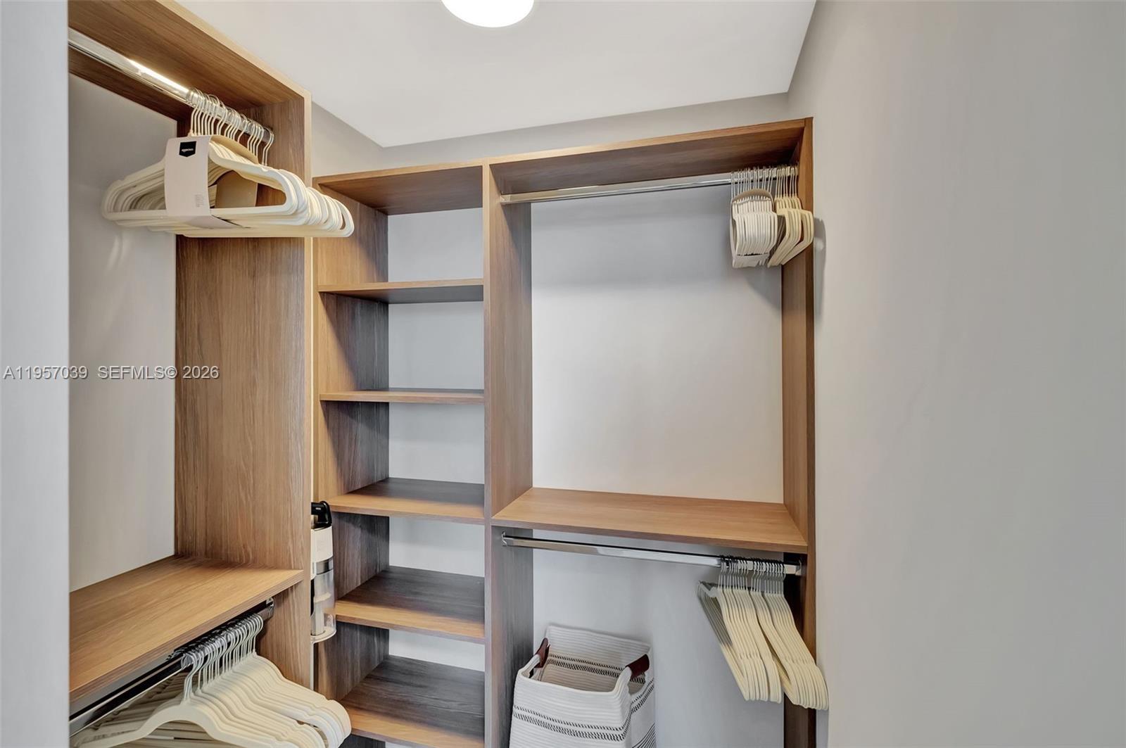 72 Park cond - Residential
