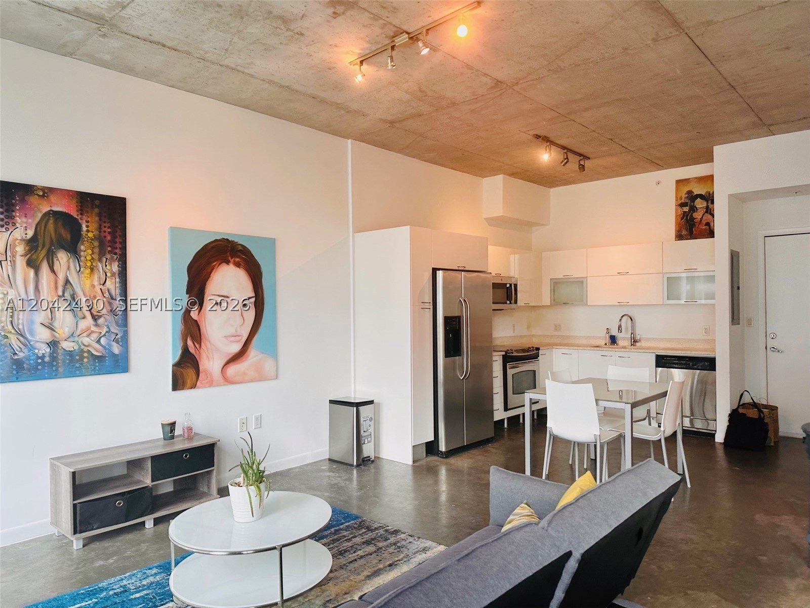 THE LOFT DOWNTOWN II COND - Residential Lease