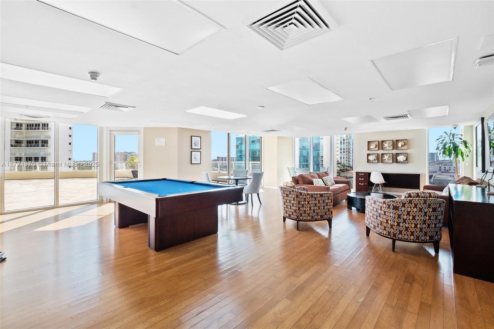 LA PERLA CONDO - Residential