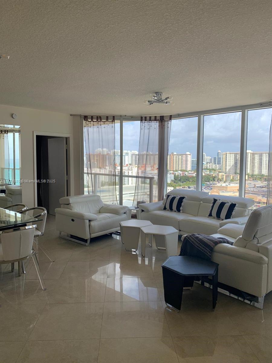 LA PERLA CONDO - Residential