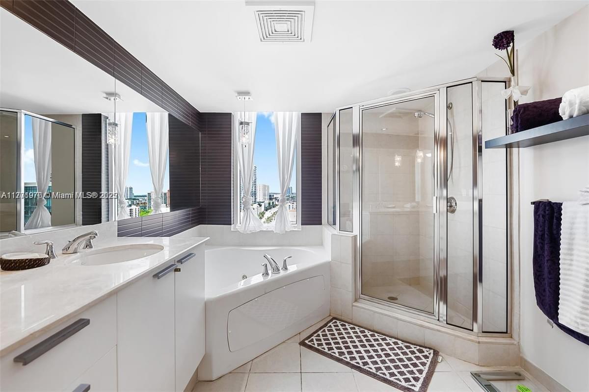 LA PERLA CONDO - Residential