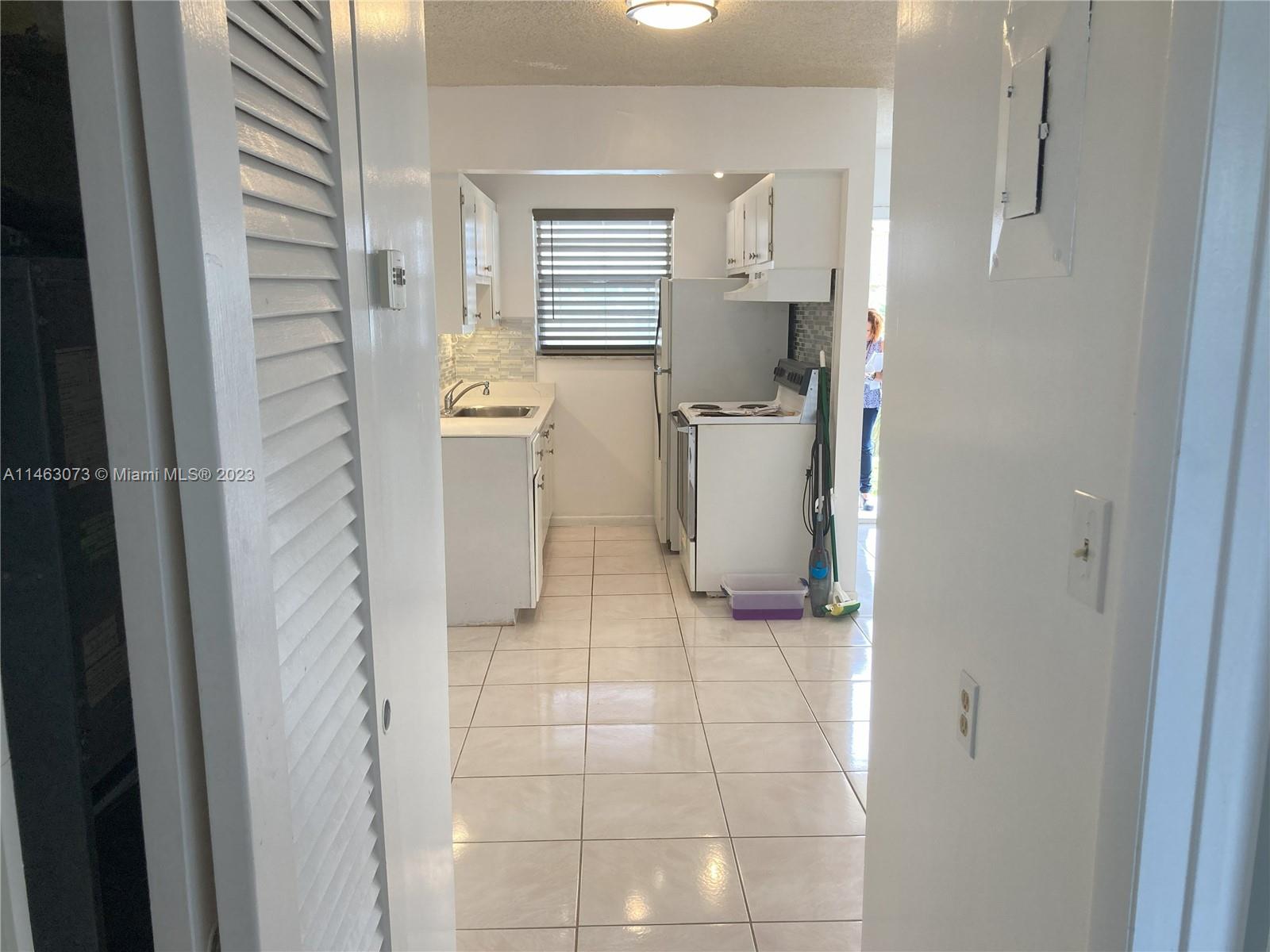 WARRENTON HOUSE CONDO - Residential