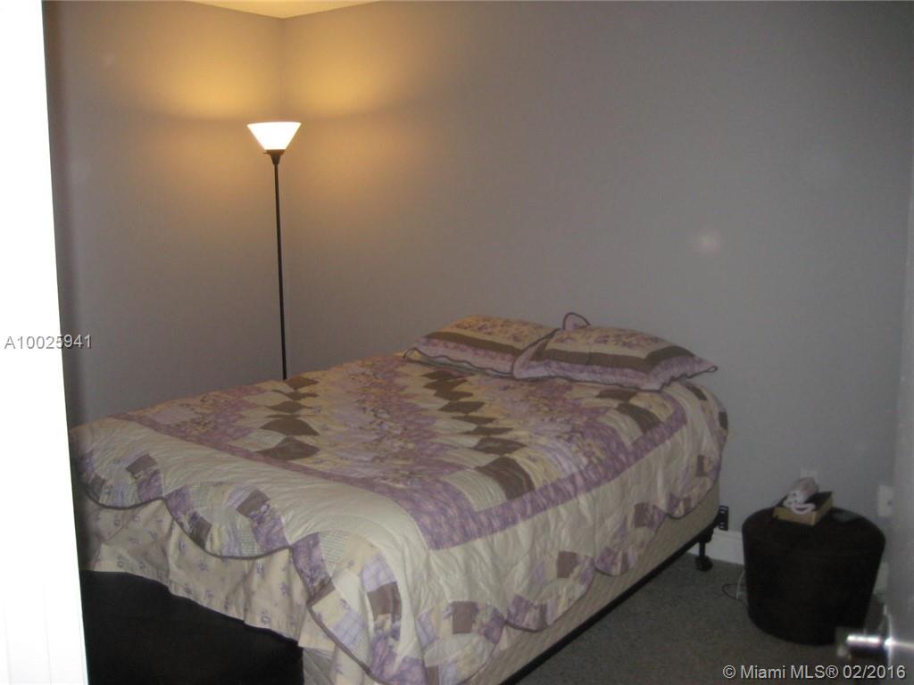 ROYAL POINCIANA CONDO - Residential Lease