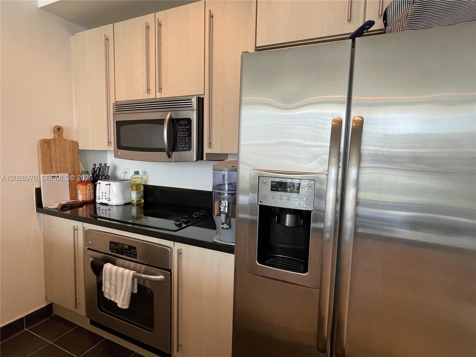 THE AXIS ON BRICKELL COND - Residential Lease