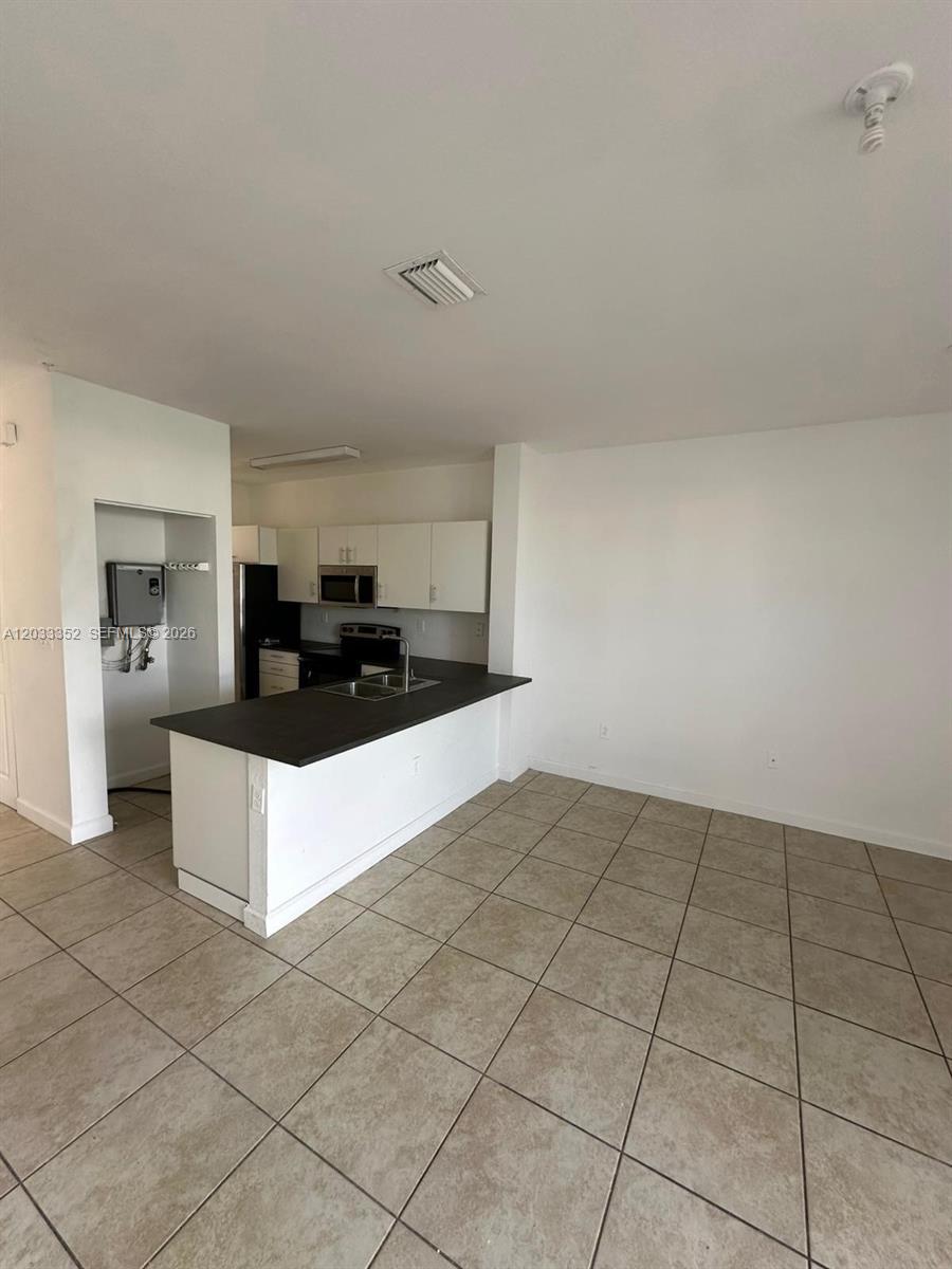 FIJI CONDO NO 1 - Residential