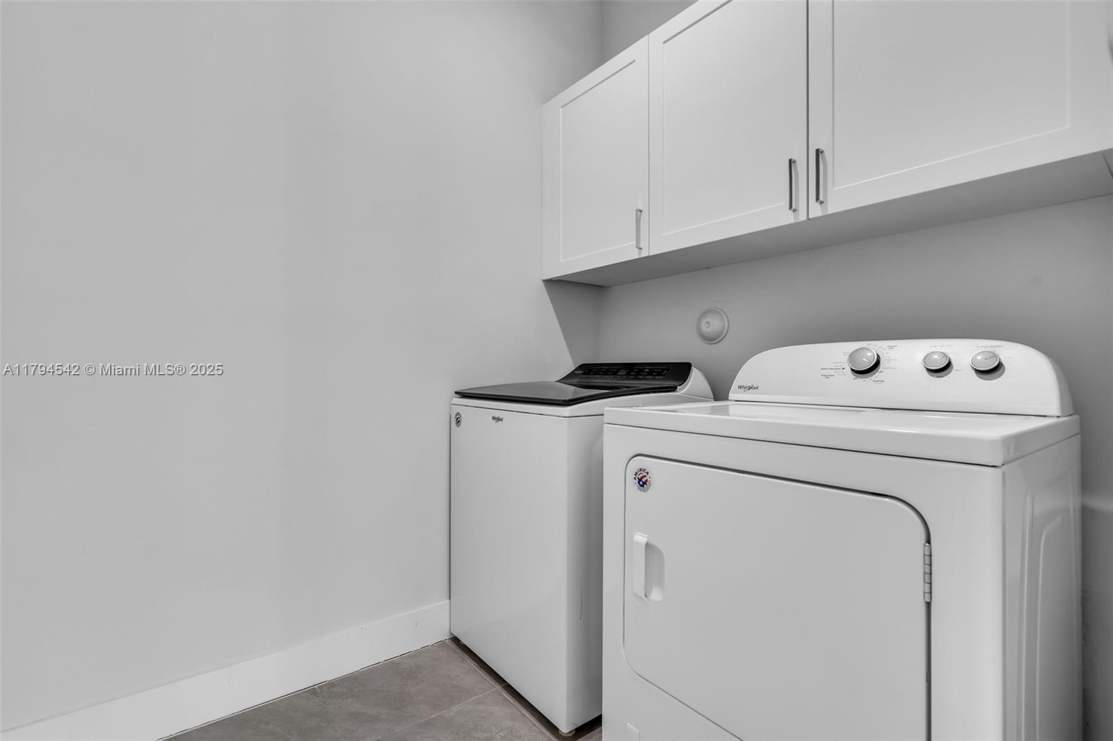 DOWNTOWN DORAL SOUTH PHAS - Residential