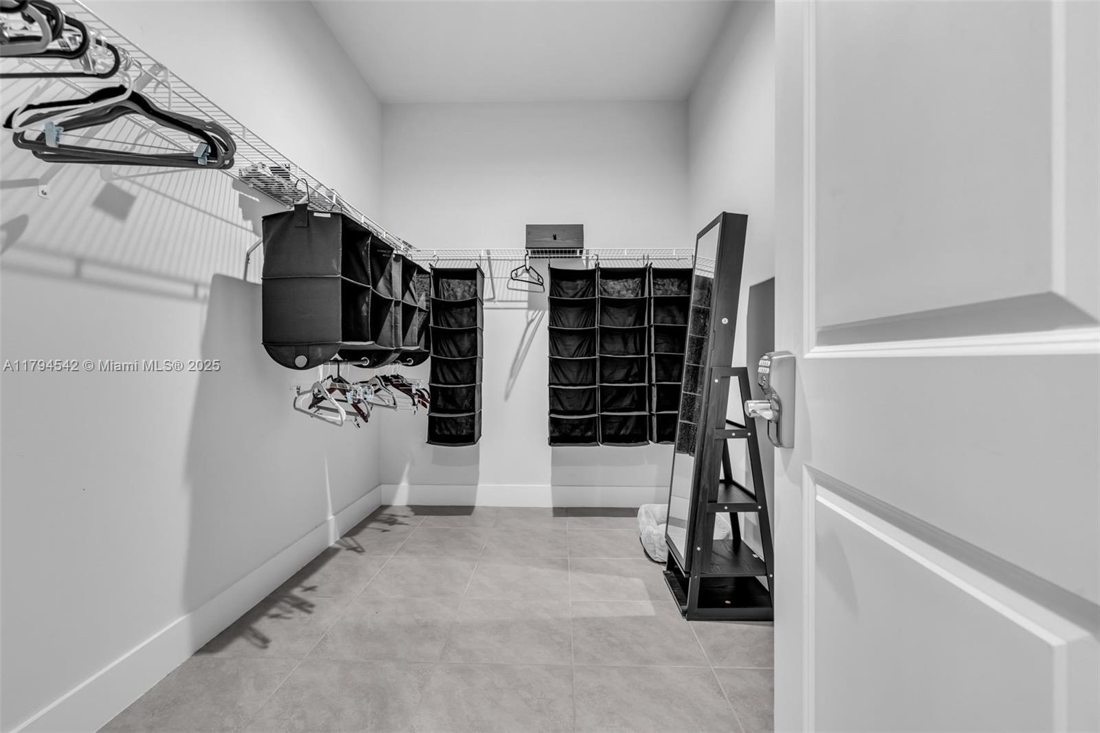 DOWNTOWN DORAL SOUTH PHAS - Residential