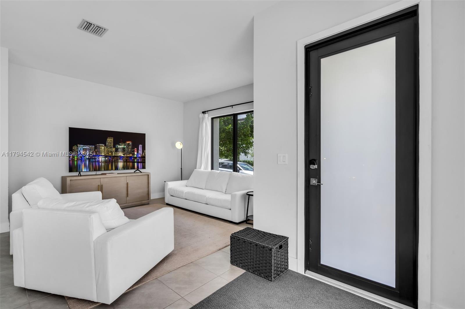 DOWNTOWN DORAL SOUTH PHAS - Residential