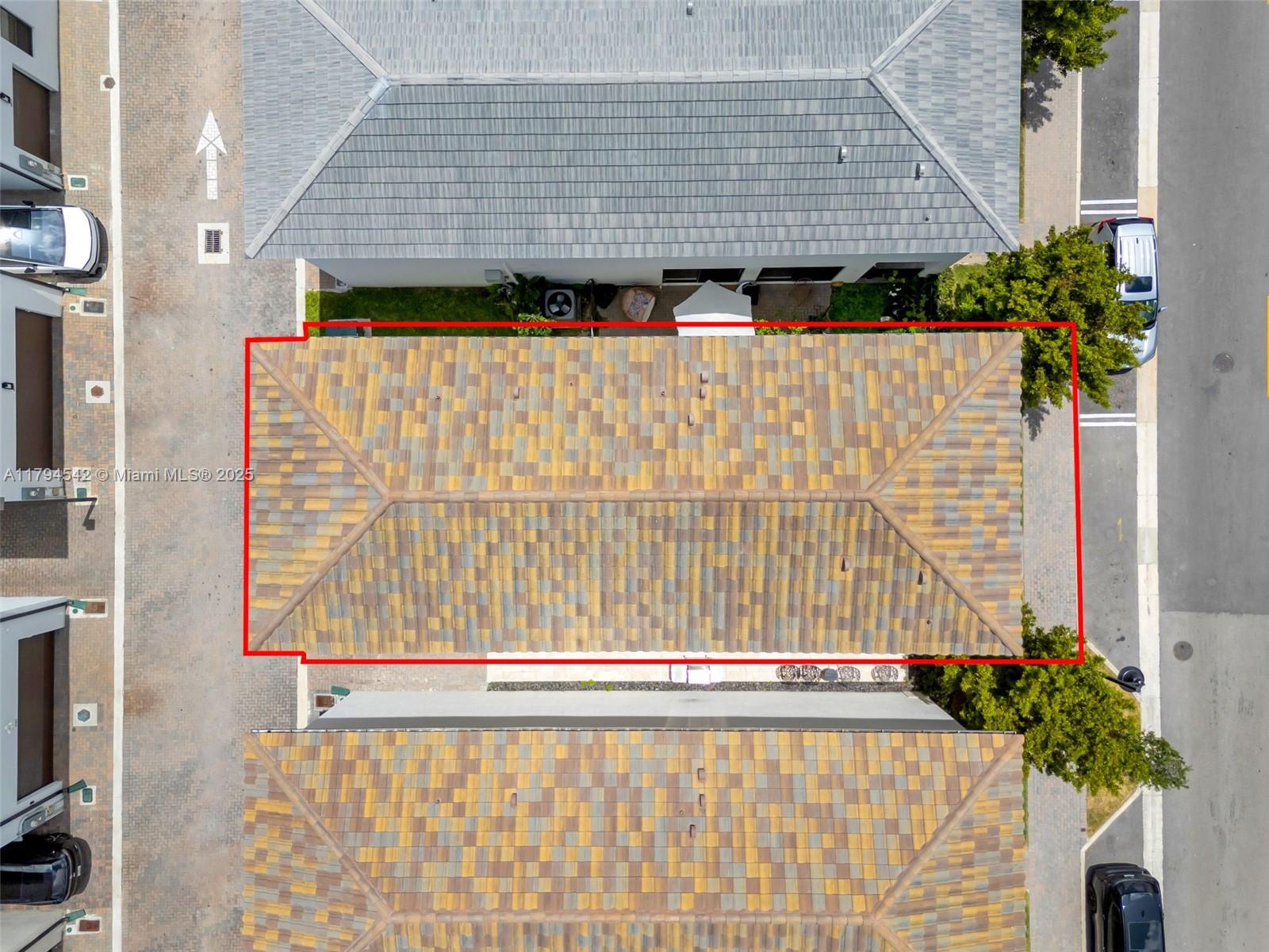 DOWNTOWN DORAL SOUTH PHAS - Residential