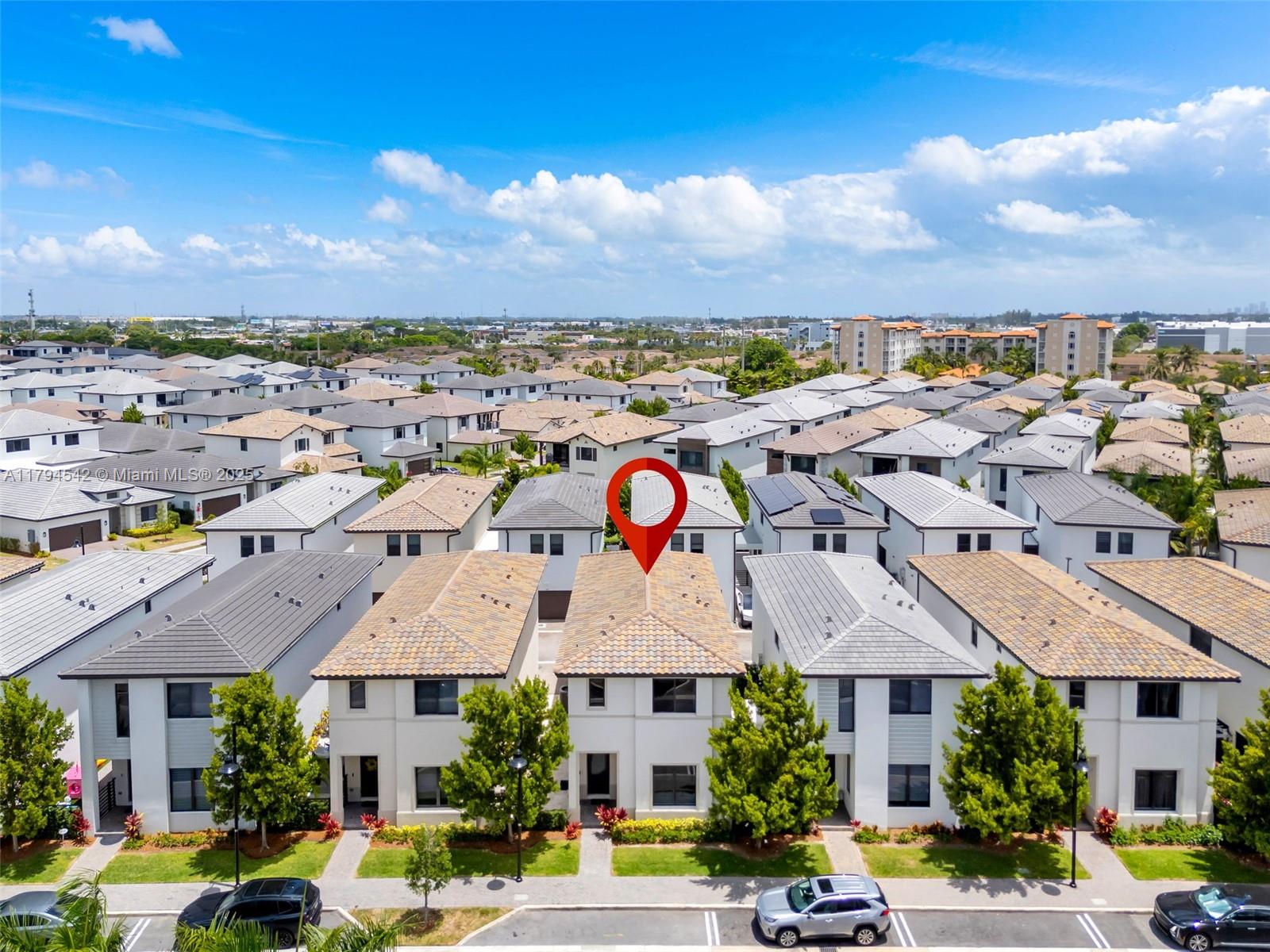 DOWNTOWN DORAL SOUTH PHAS - Residential