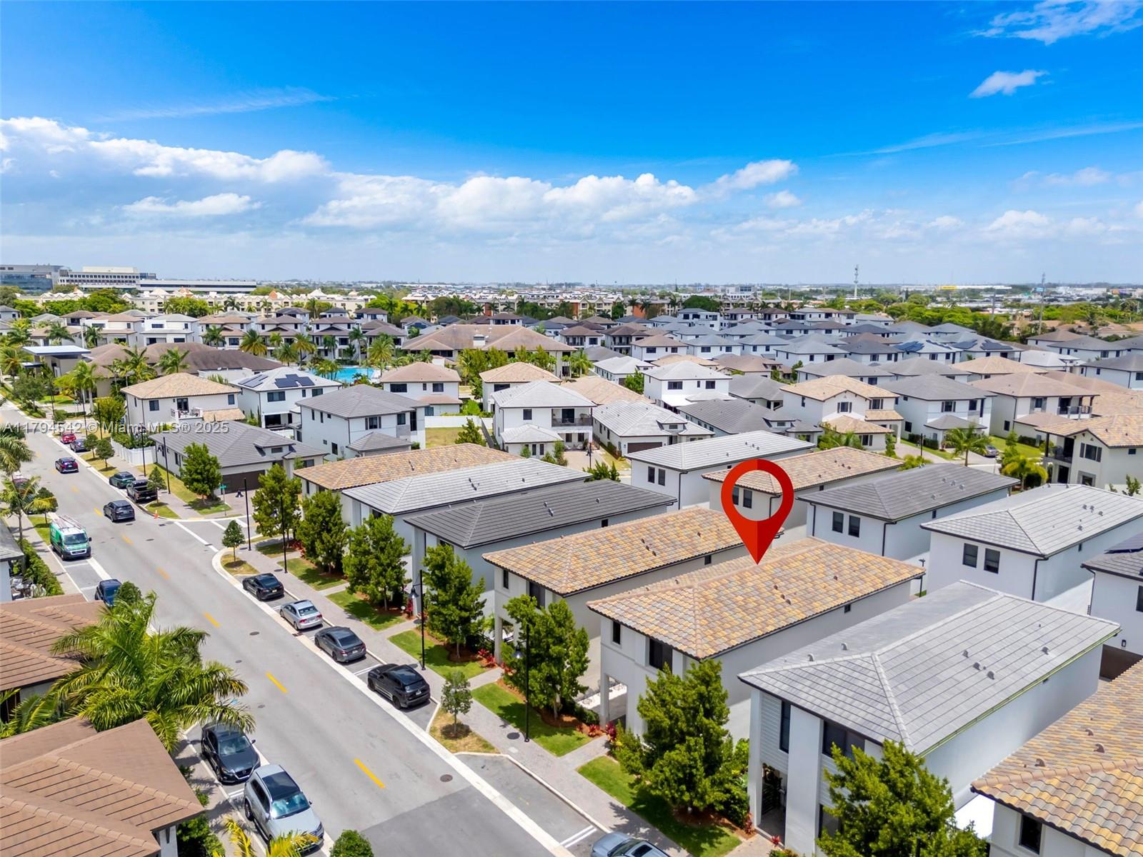 DOWNTOWN DORAL SOUTH PHAS - Residential