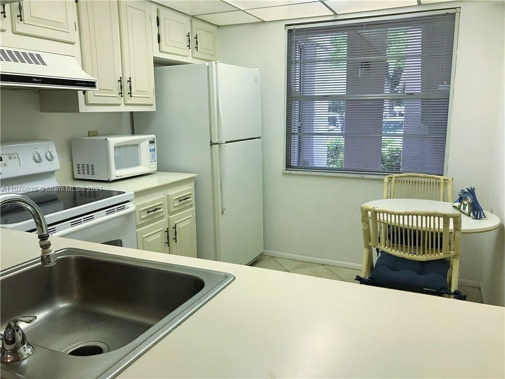 NASSAU VILLAGE WEST 2 CON - Residential