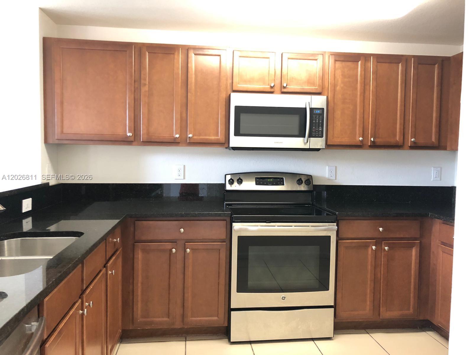 ST MAARTEN AT GRAND BAY C - Residential Lease