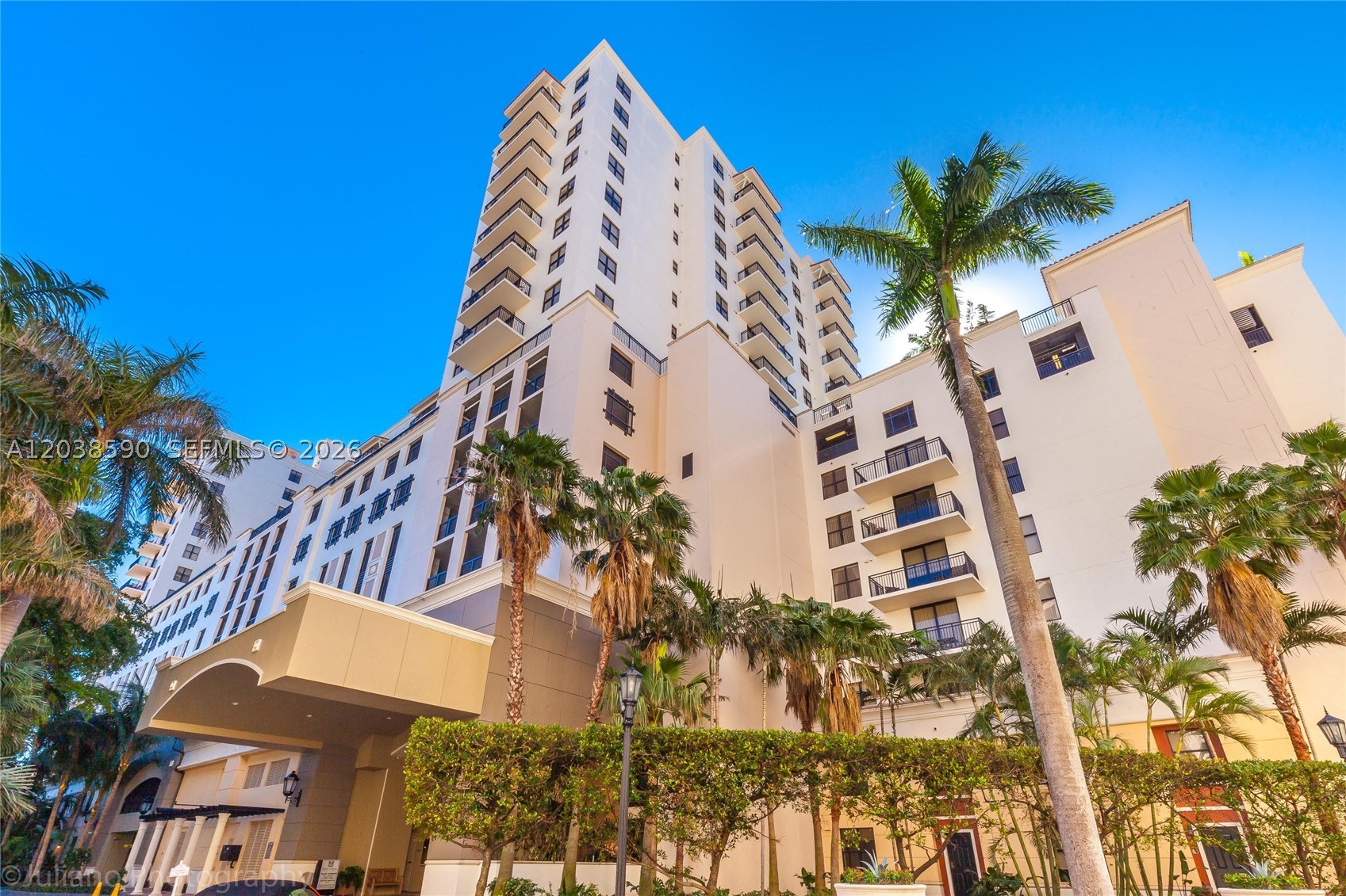 PUERTA DE PALMAS CONDO - Residential
