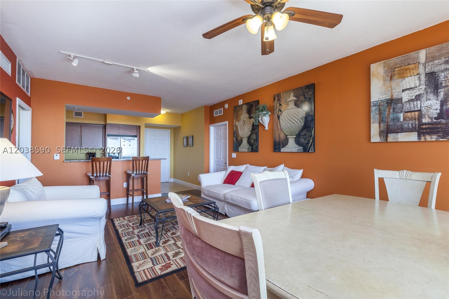 PUERTA DE PALMAS CONDO - Residential