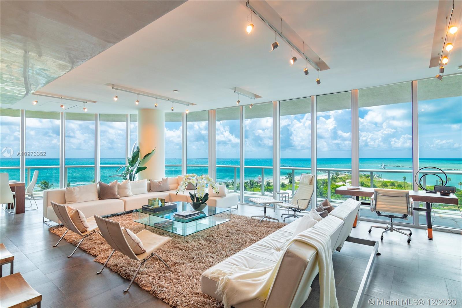 CONTINUUM SOUTH TOWER - Residential