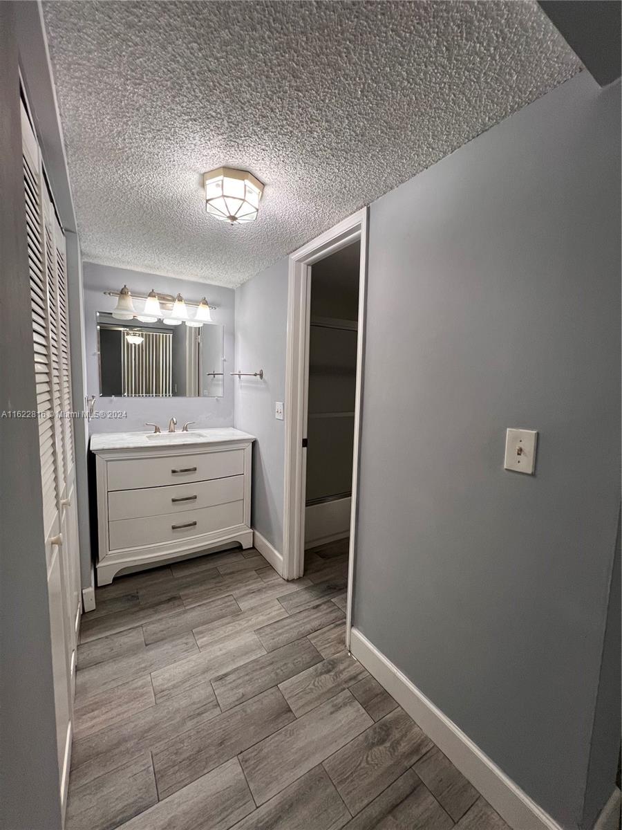 LIVE OAK CONDO FIVE - Residential Lease