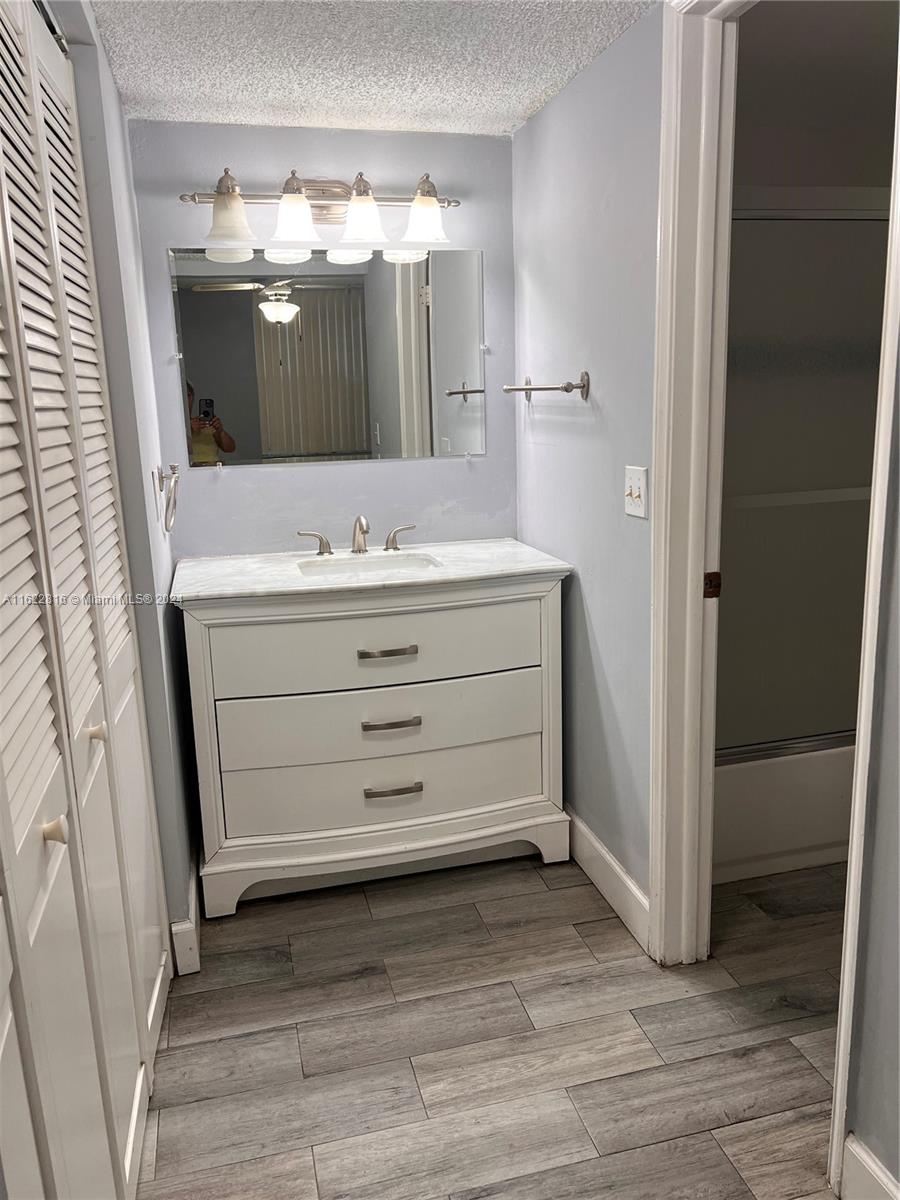 LIVE OAK CONDO FIVE - Residential Lease
