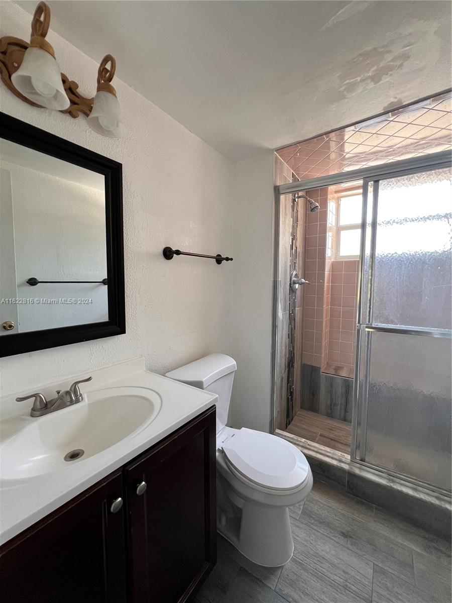 LIVE OAK CONDO FIVE - Residential Lease