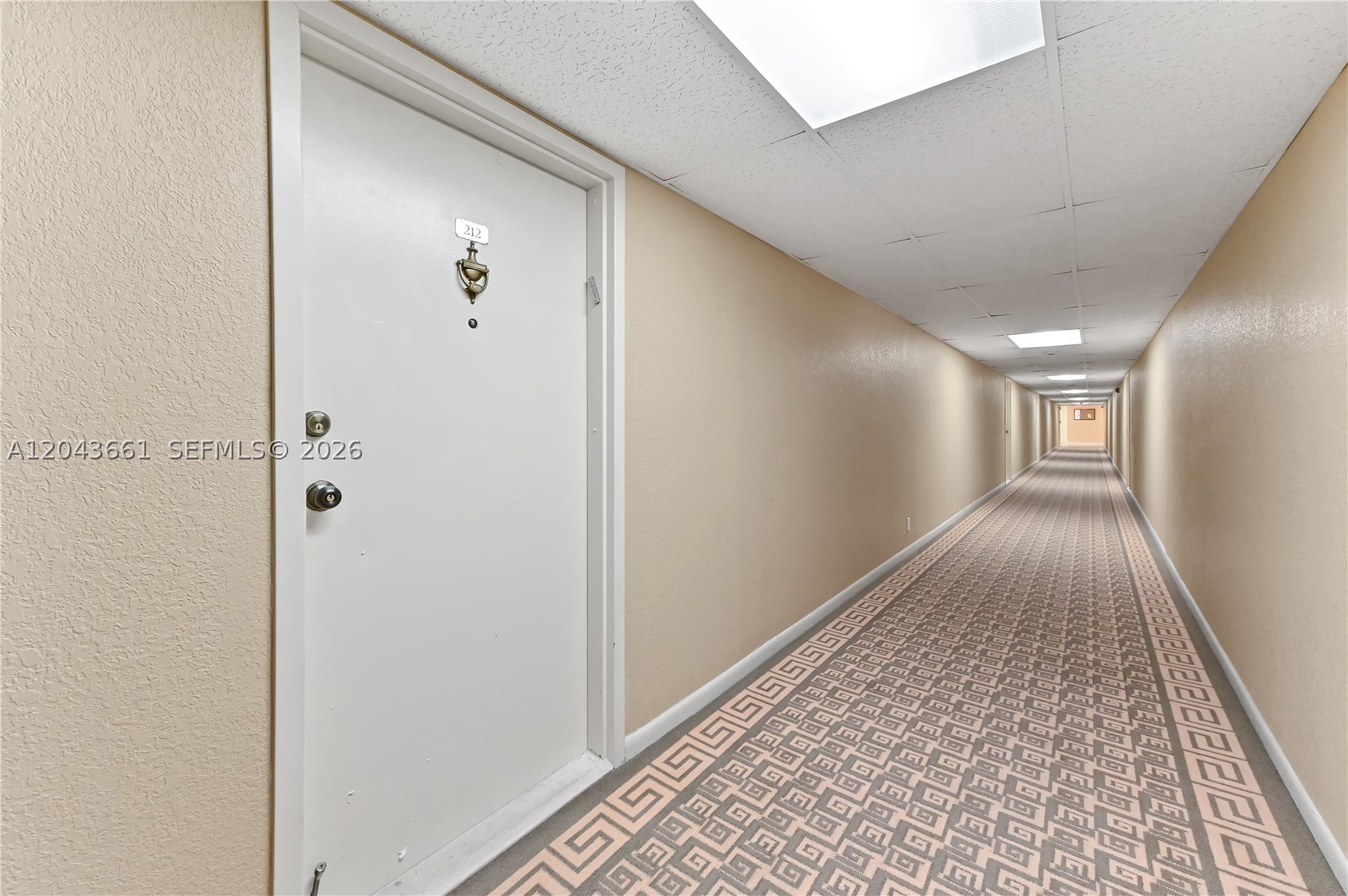 LE CHATEAU ROYAL CONDO - Residential
