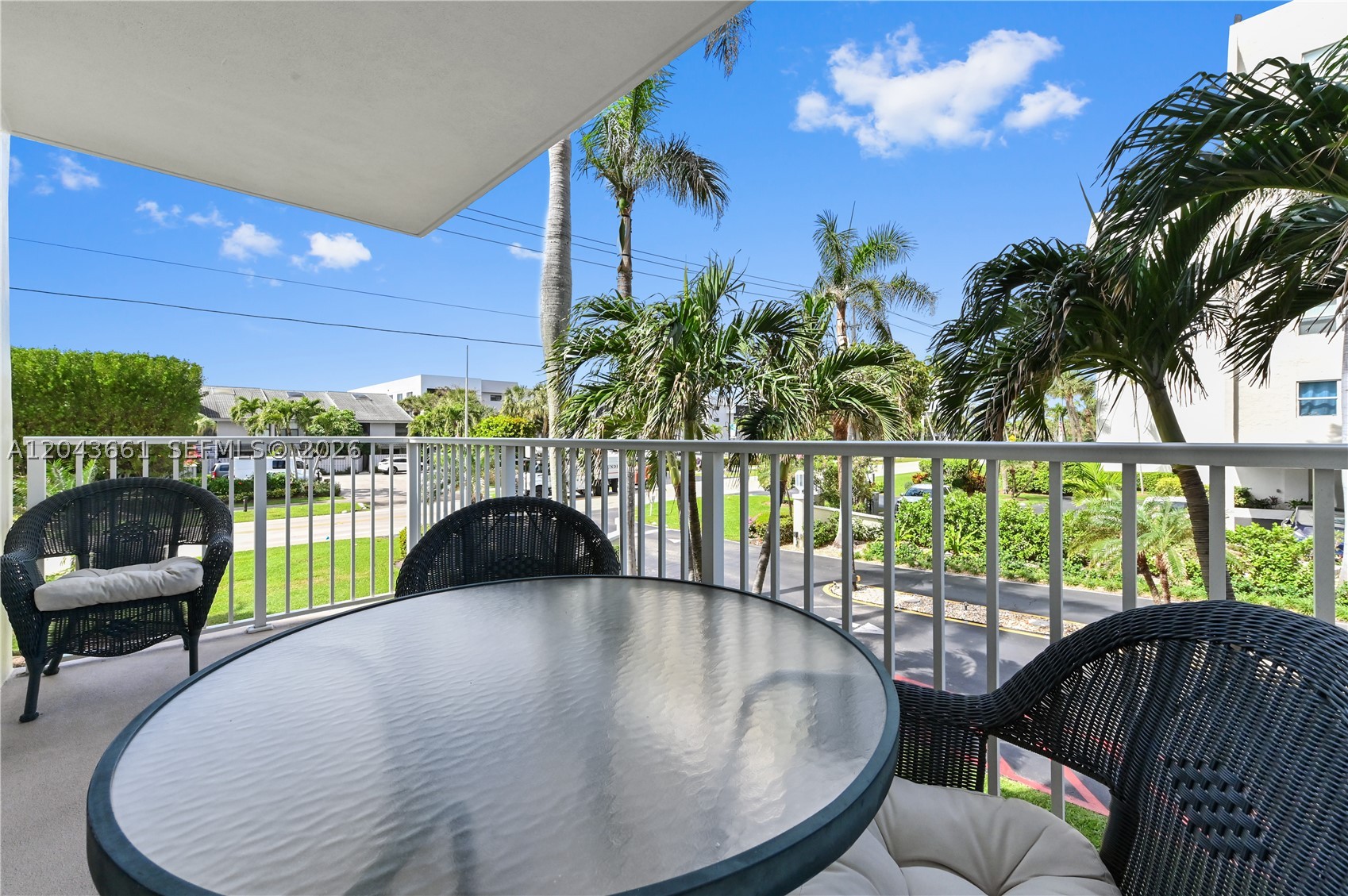 LE CHATEAU ROYAL CONDO - Residential