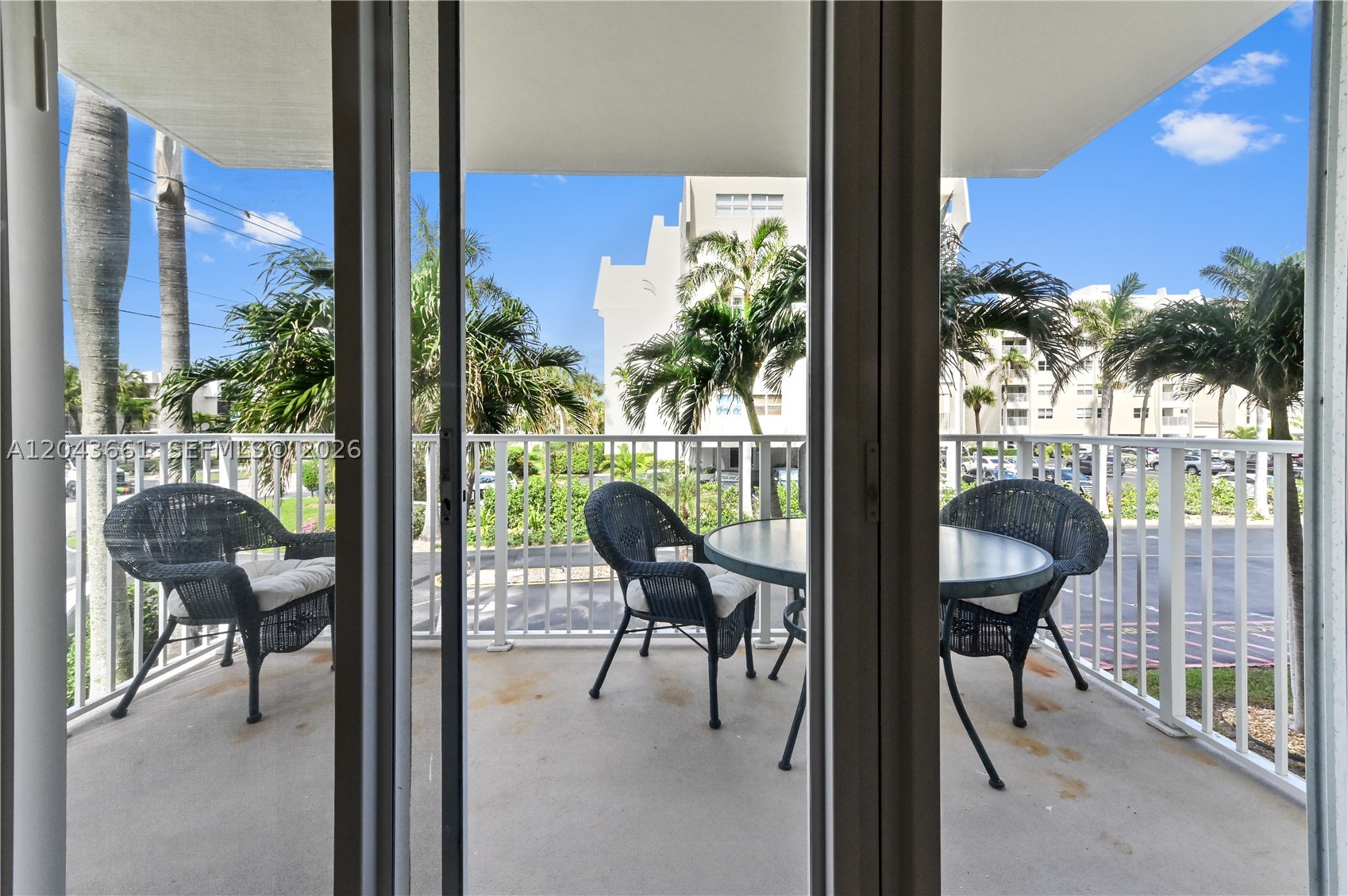 LE CHATEAU ROYAL CONDO - Residential