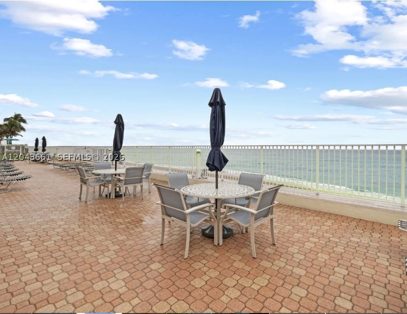 LE CHATEAU ROYAL CONDO - Residential
