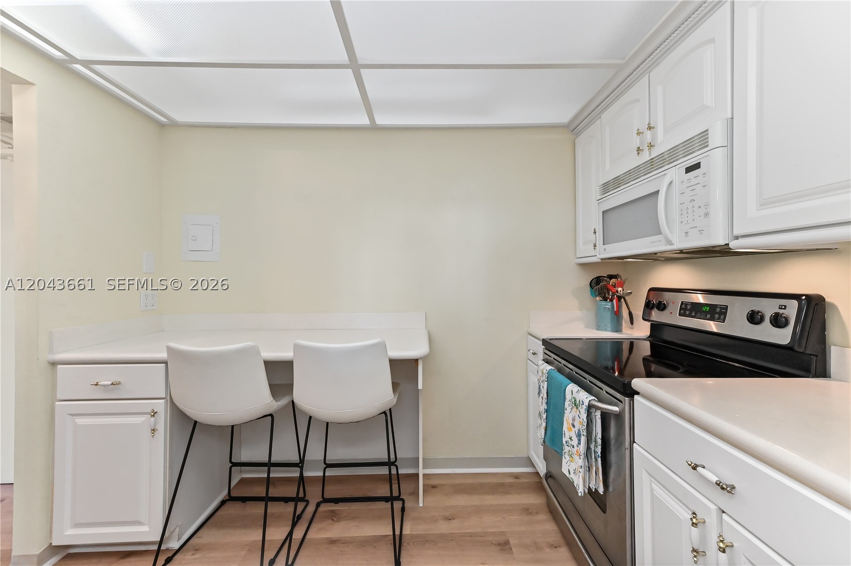 LE CHATEAU ROYAL CONDO - Residential