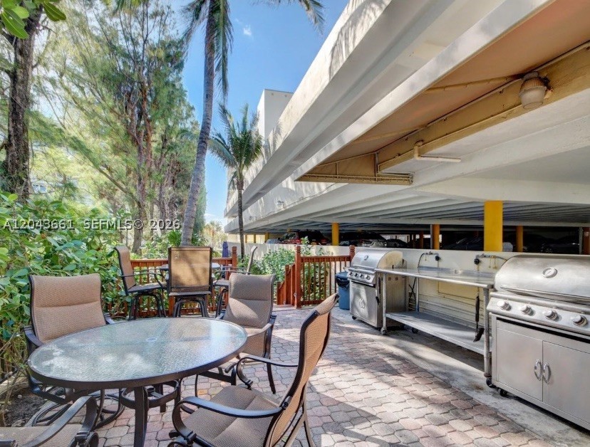 LE CHATEAU ROYAL CONDO - Residential