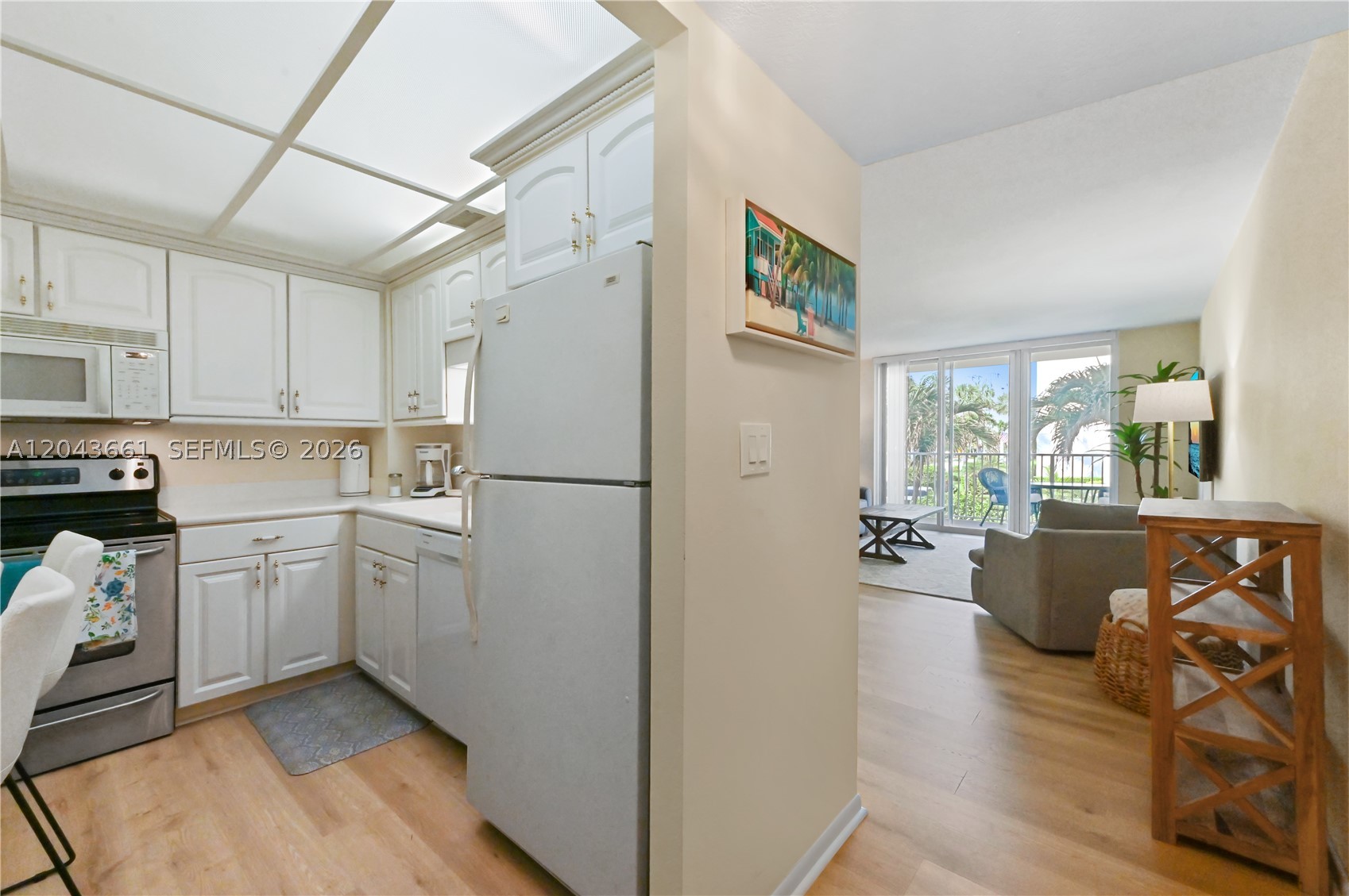 LE CHATEAU ROYAL CONDO - Residential