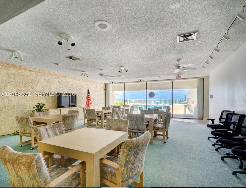 LE CHATEAU ROYAL CONDO - Residential