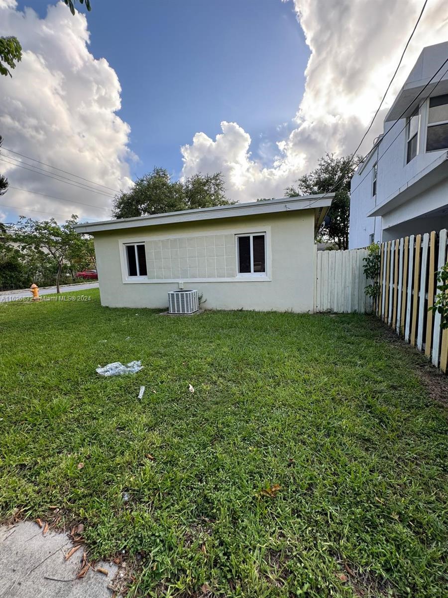 RIVERSIDE FARMS - Residential