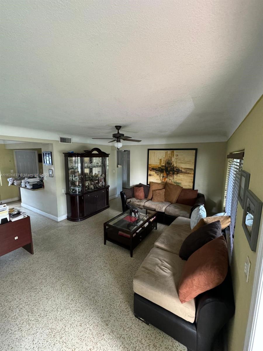 RIVERSIDE FARMS - Residential